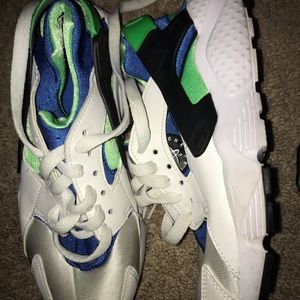 White green hurraches